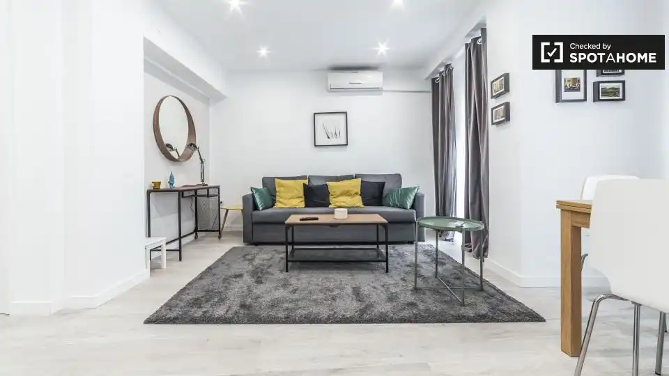 Living room of Flat for rent in Valencia  with Air Conditioner, Heating and Furnished