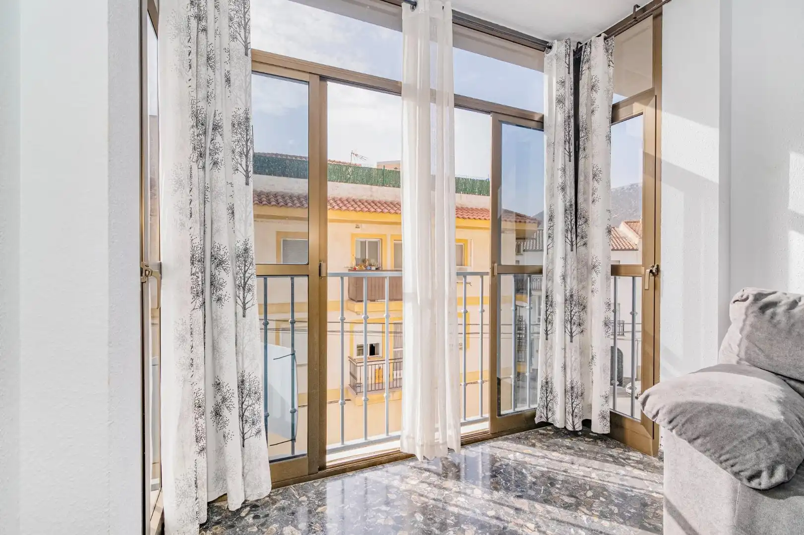 Habitación de Piso en venta en Loja con Amueblado y Balcón