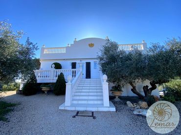 Casa rústica amb jardí en venda a Venta Nova