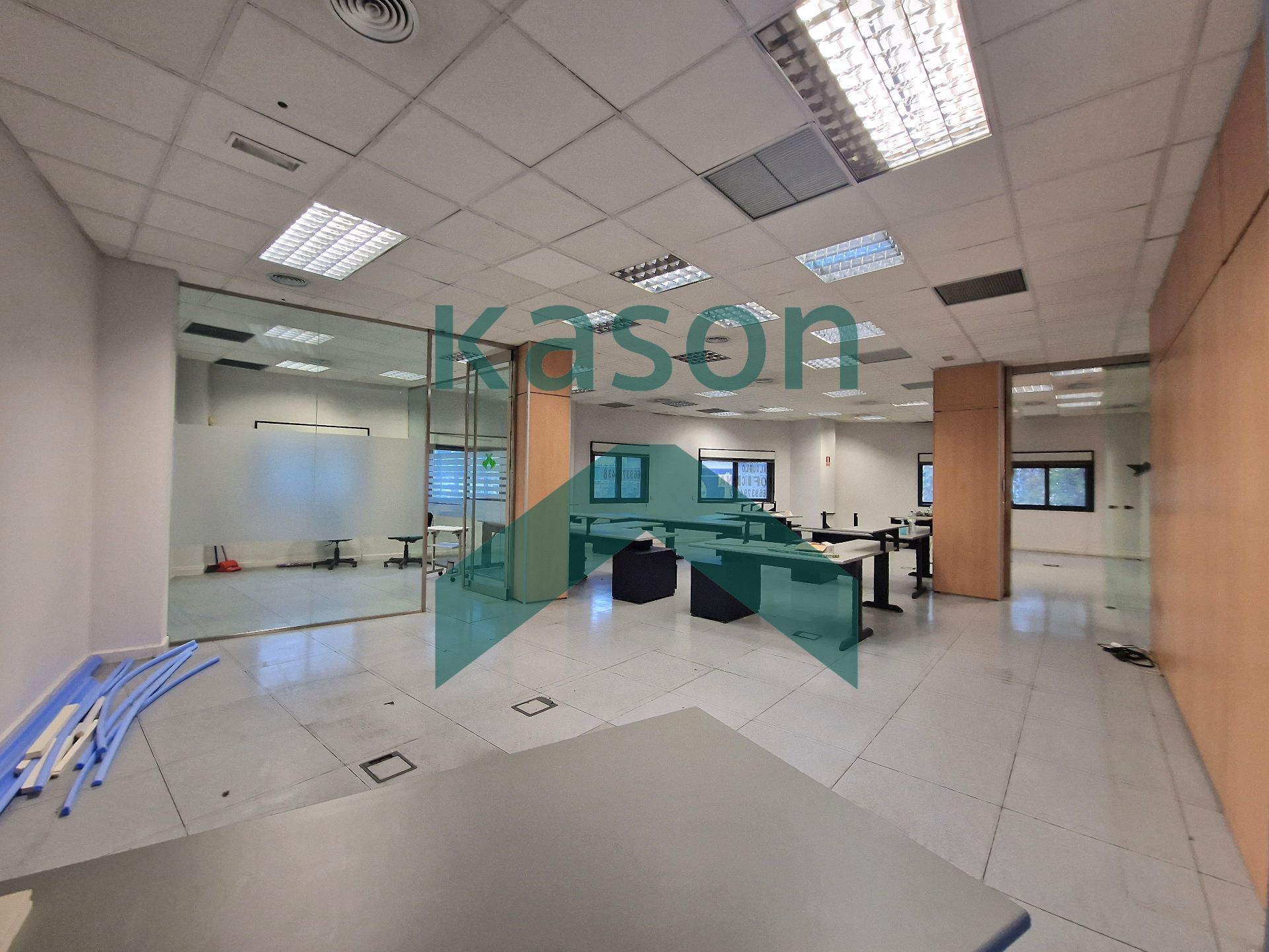 Office to rent in  Madrid Capital  with Air Conditioner, Heating and Furnished