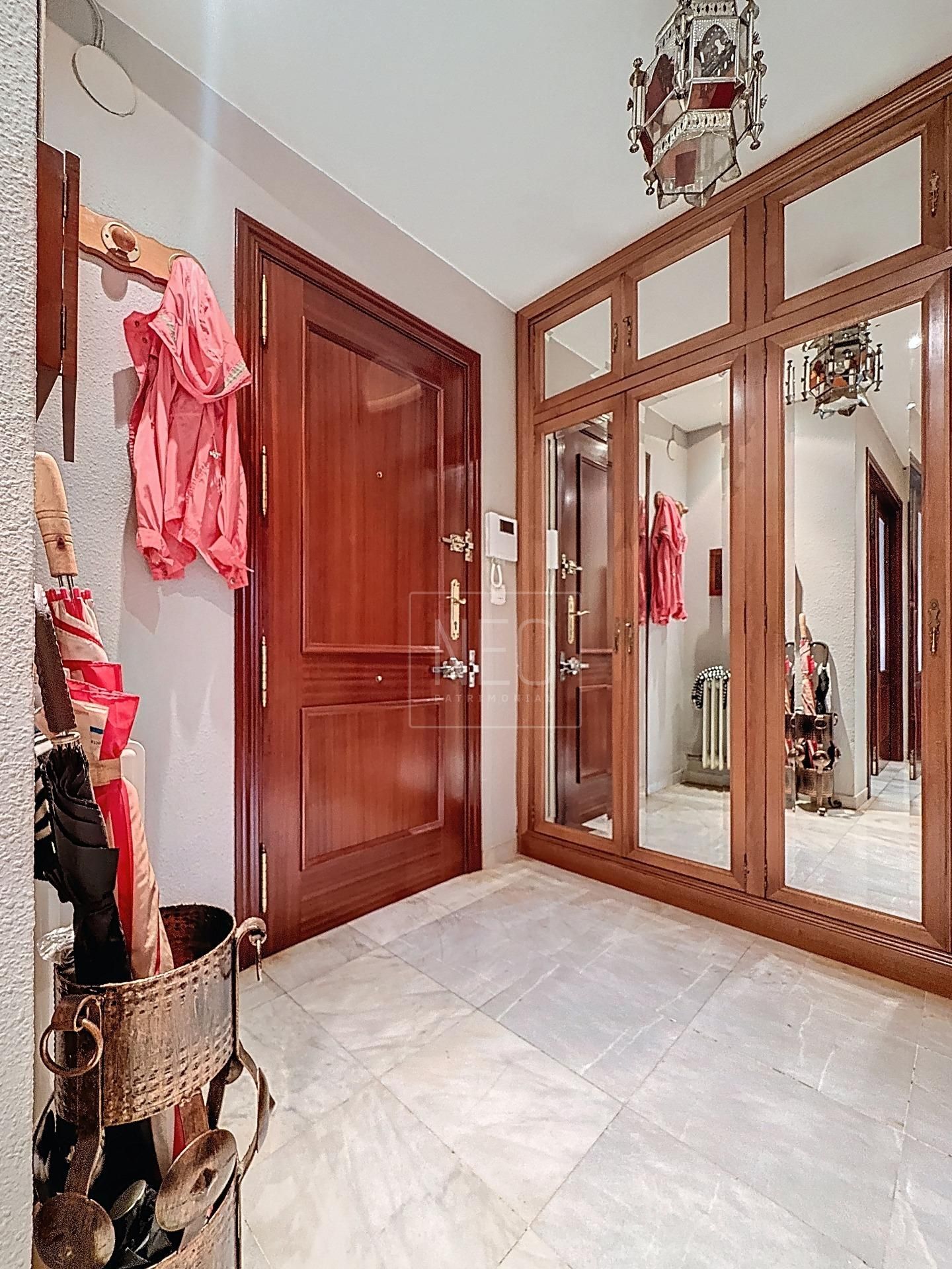 Flat for sale in  Granada Capital  with Private garden, Storage room and Balcony