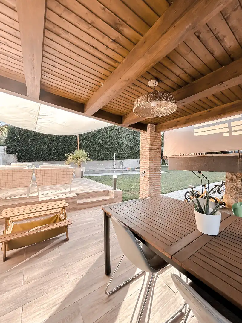 Terrassa de Casa o xalet en venda en Becerril de la Sierra amb Aire condicionat, Calefacció i Jardí privat
