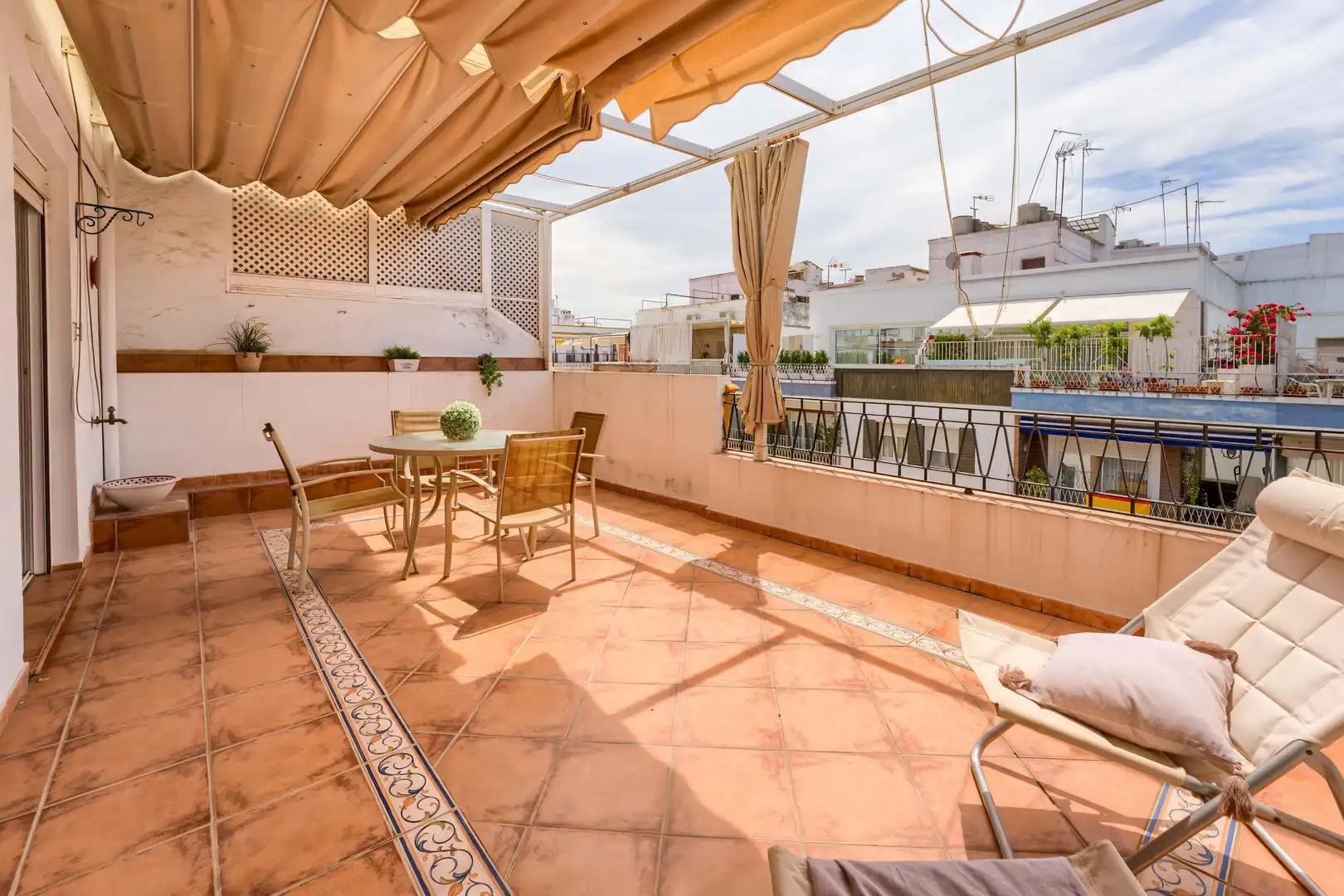 Terraza de Apartamento en venta en Sevilla con Alarma