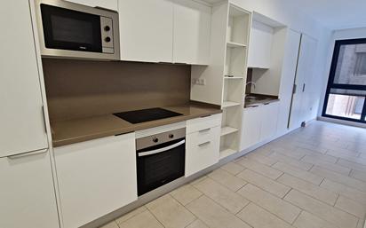 Kitchen of Flat to rent in  Santa Cruz de Tenerife Capital  with Oven, Washing machine and Microwave