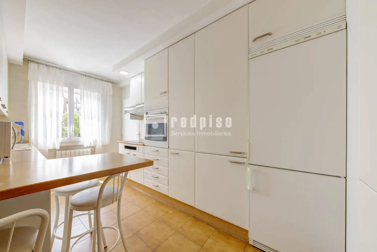 Kitchen of Flat for sale in Pozuelo de Alarcón  with Heating, Private garden and Parquet flooring
