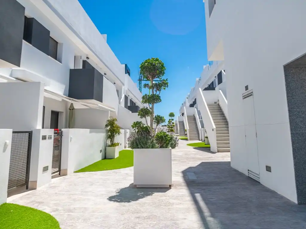 Apartamento con piscina en venta en Calle Zv 54, imagen 2