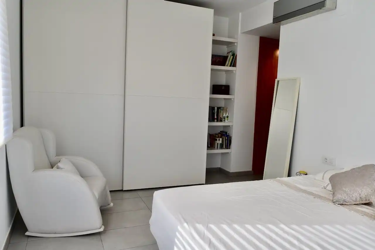 Habitación de Casa o chalet en venta en L'Alfàs del Pi con Aire acondicionado, Calefacción y Terraza