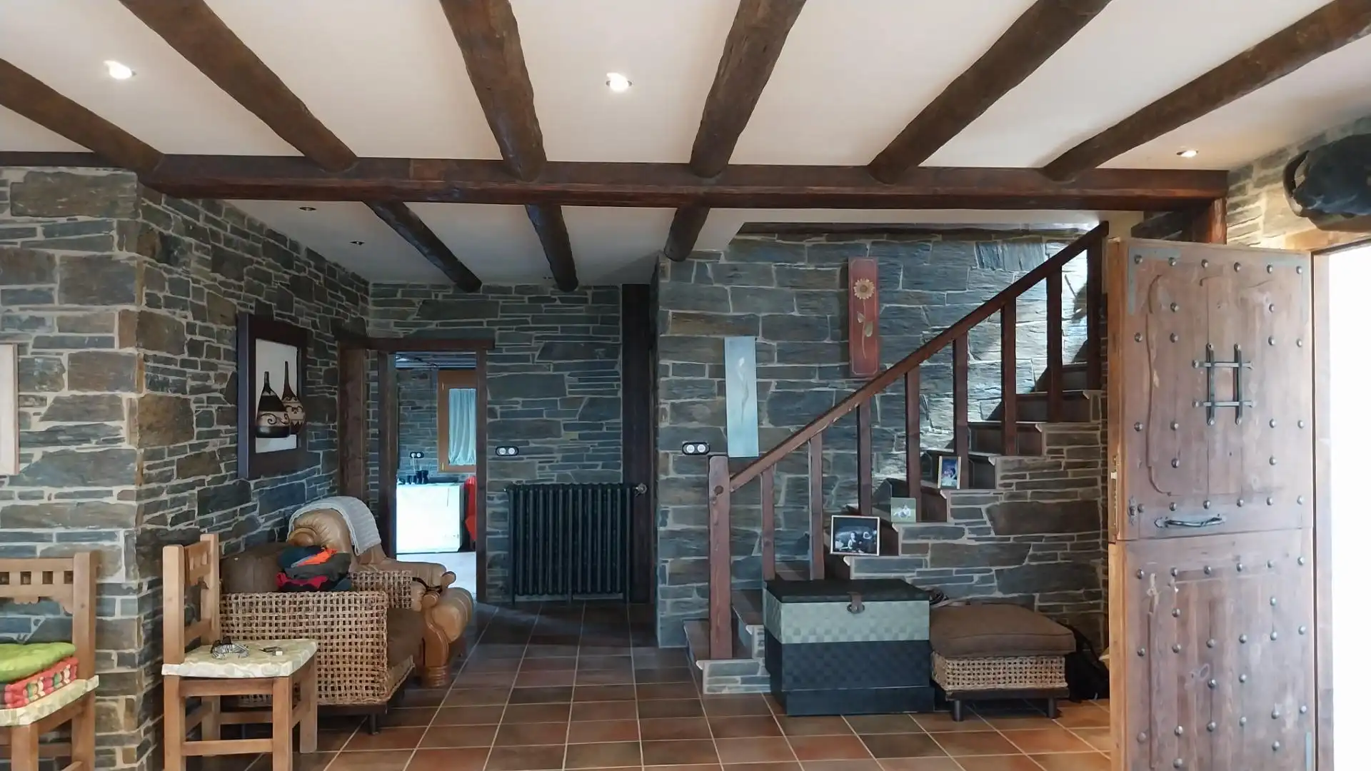 Houses for sale in Laza  with Private garden, Terrace and Furnished