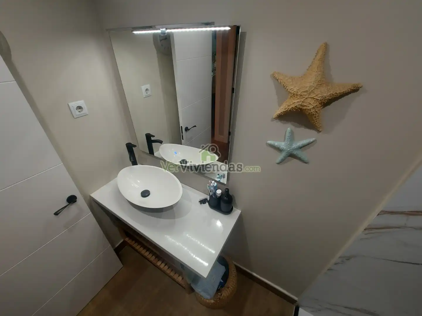 Baño de Casa adosada en venta en Vallirana con Aire acondicionado, Calefacción y Jardín privado