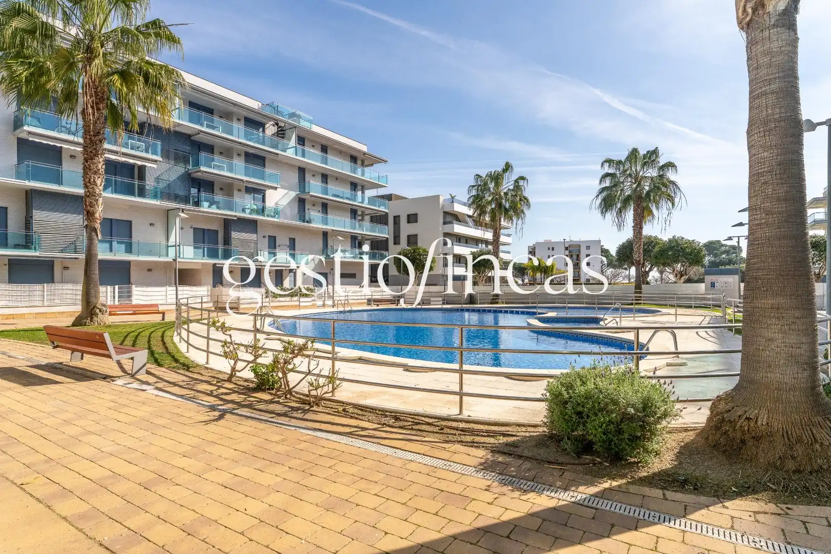 Piscina de Pis en venda en Cambrils amb Calefacció, Terrassa i Balcó