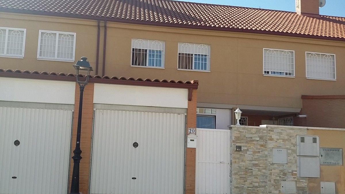 Casa adosada en venda a C/ Brunete, Moraleja de Enmedio
