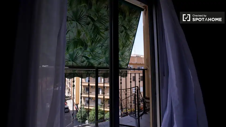 Terrassa de Pis de lloguer en Valencia amb Aire condicionat, Calefacció i Moblat