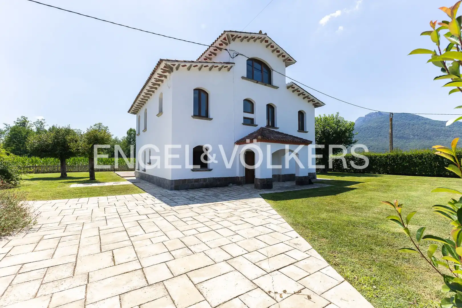 Außenansicht von Haus oder Chalet zum Verkauf in La Vall d'en Bas mit Heizung und Privatgarten