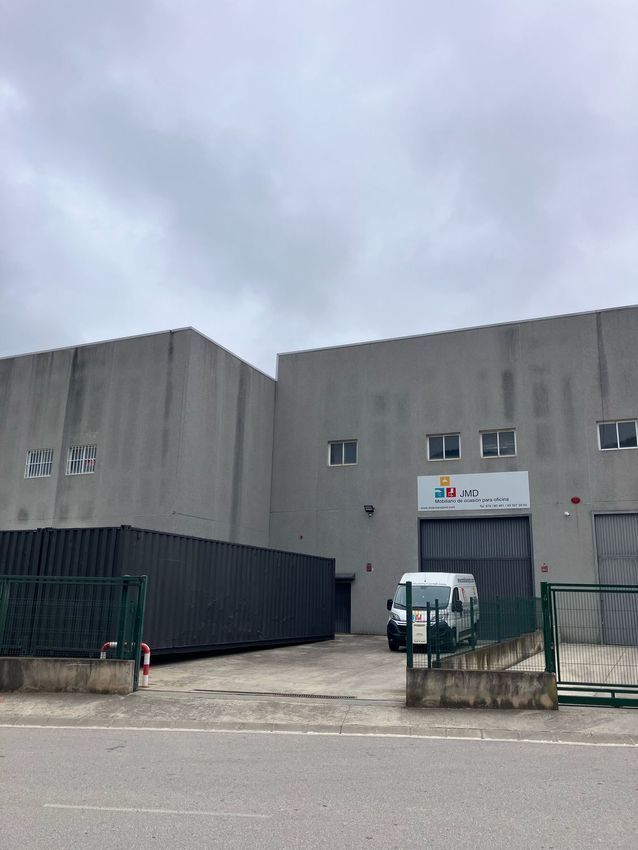 Vista exterior de Nave industrial en venta en Vallirana