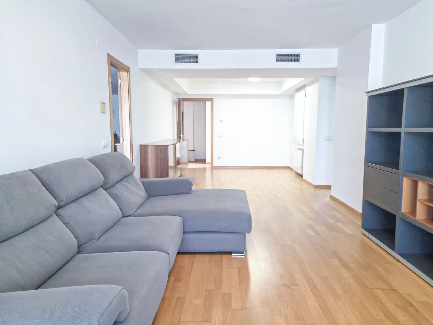 Living room of Attic for rent in Figueres  with Air Conditioner, Heating and Terrace