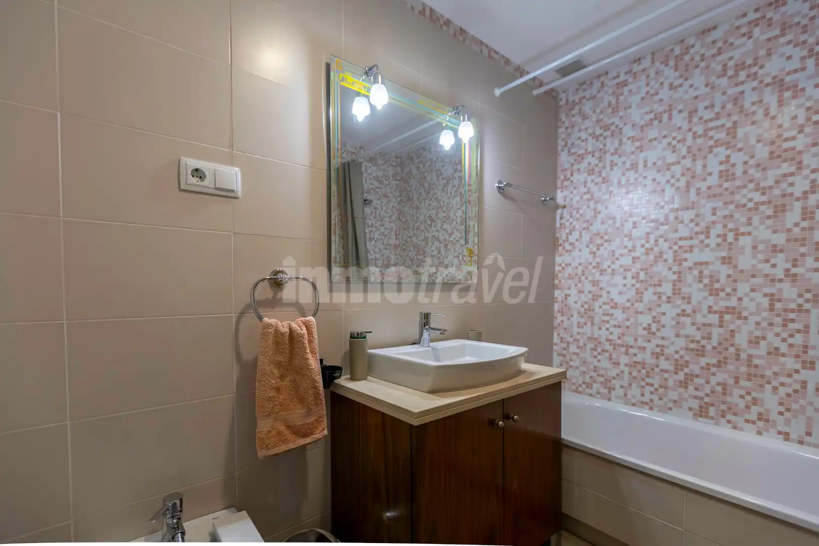 Baño de Apartamento de alquiler en Sanxenxo con Terraza, Amueblado y Horno