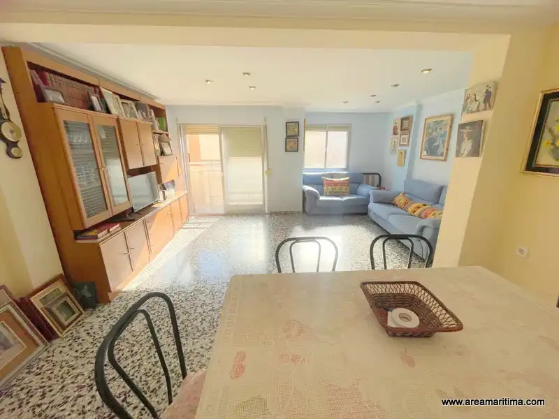 Vista exterior de Piso en venta en Valencia con Amueblado, Horno y Lavadora