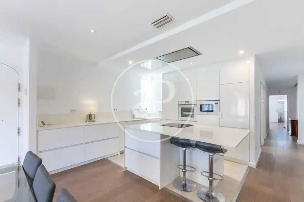 Küche von Wohnung zur Miete in Valencia mit Klimaanlage, Terrasse und Abstellraum