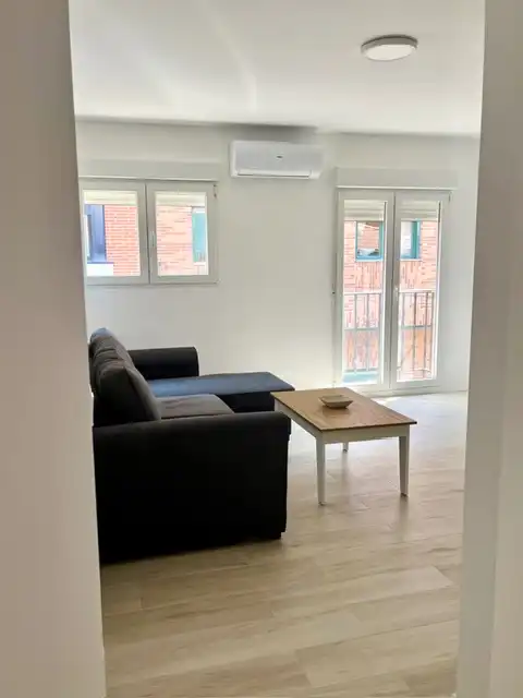 Sala d'estar de Apartament en venda en Coslada amb Aire condicionat, Calefacció i Moblat