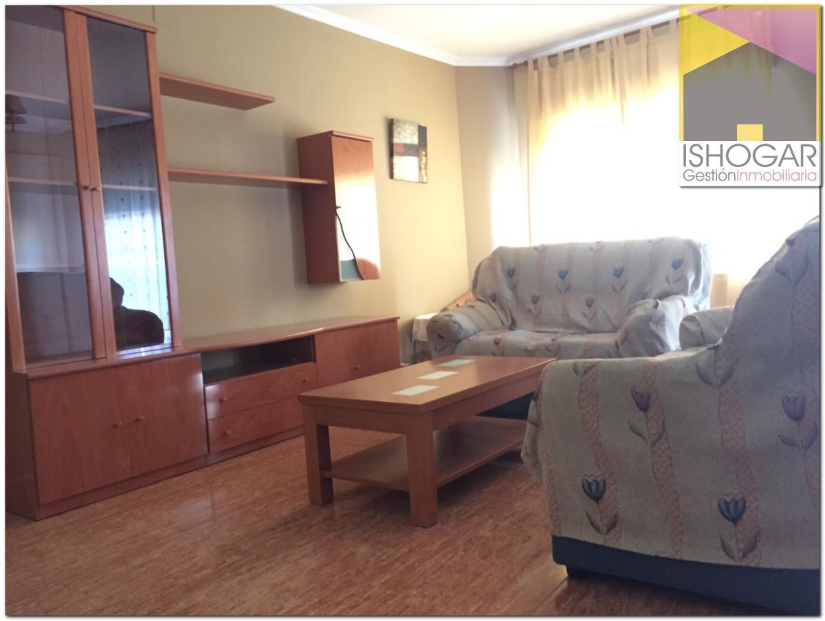 Living room of Flat for sale in Valdepeñas  with Air Conditioner, Heating and Terrace