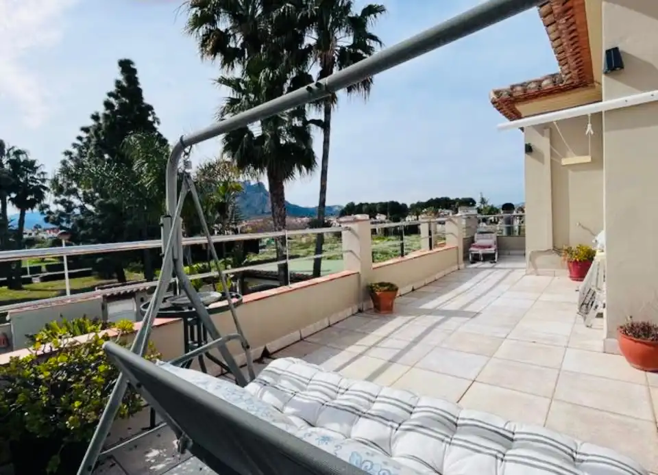 Chalet con piscina en venta en Centro Urbano, imagen 4