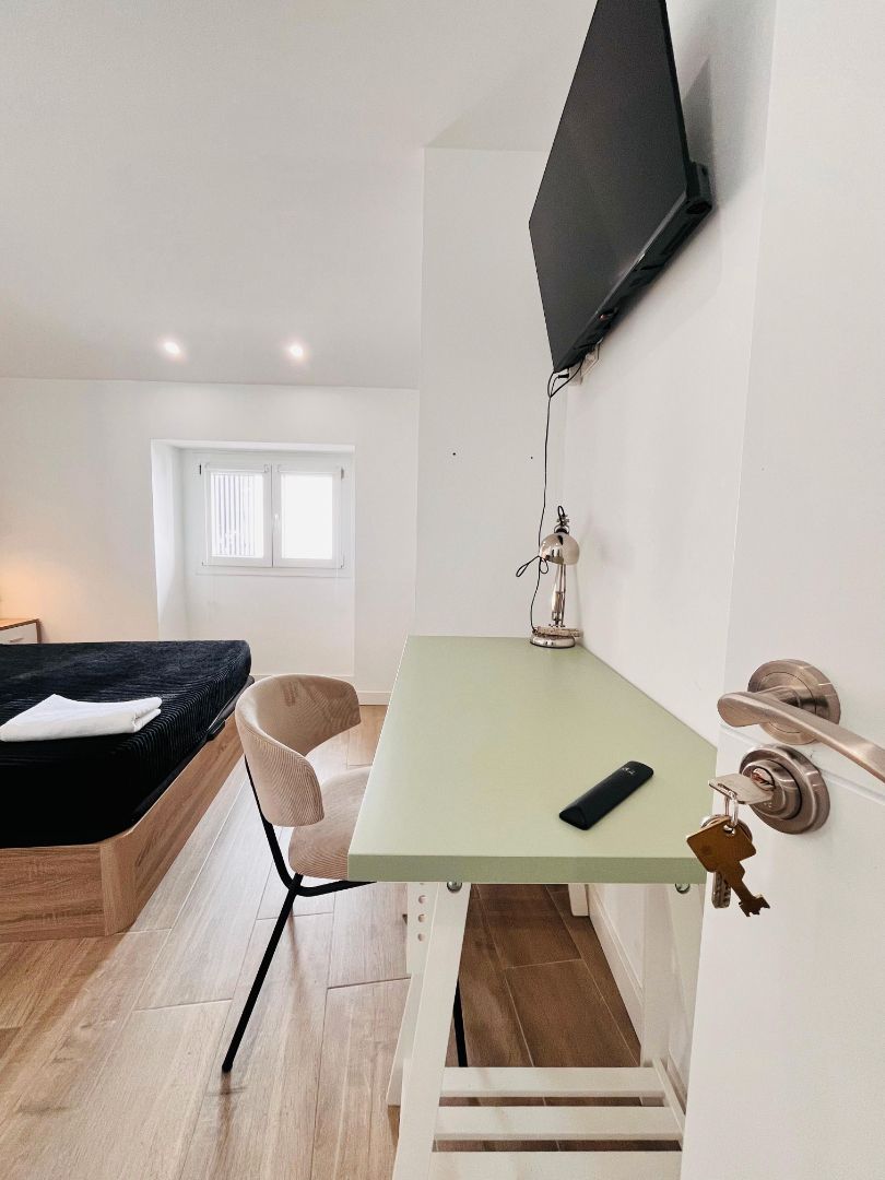 Bedroom of Flat to share in  Madrid Capital  with Air Conditioner, Furnished and Oven