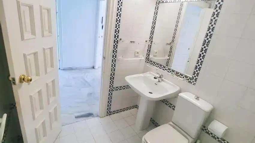 Apartment with pool for sale in Castillo Sohail - Myramar, imagen 6