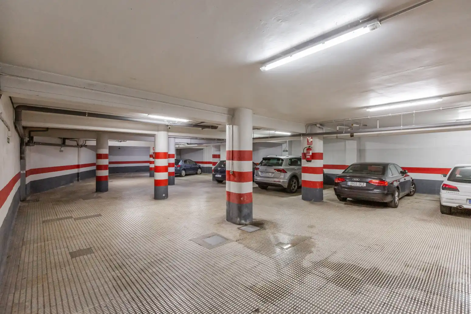 Parking de Piso en venta en  Pamplona / Iruña con Calefacción, Parquet y Terraza
