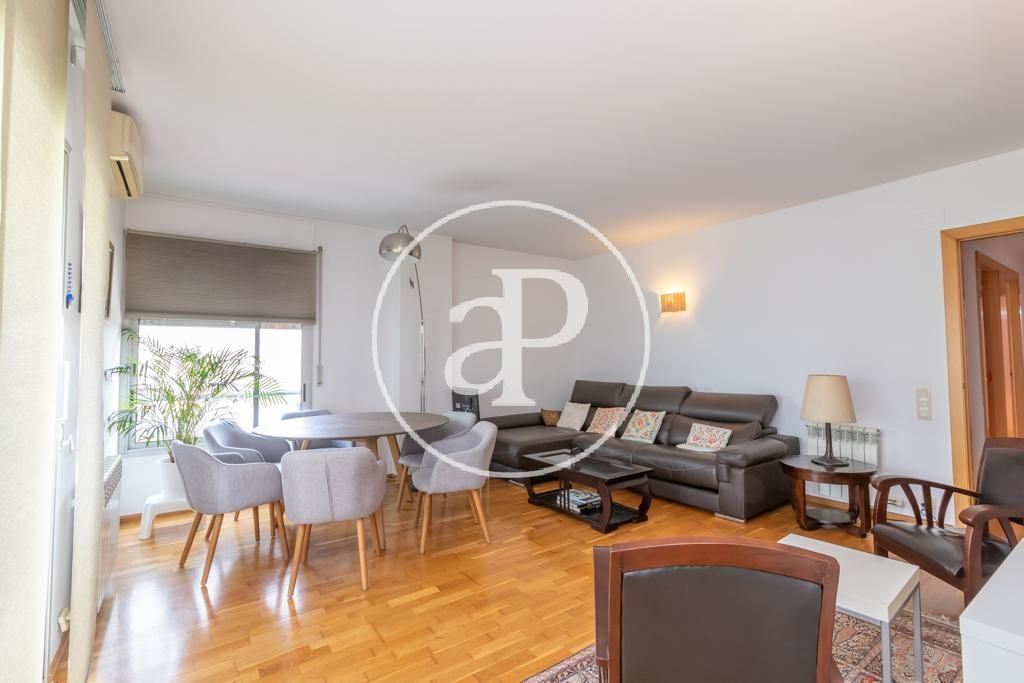 Living room of Flat to rent in Sant Cugat del Vallès  with Air Conditioner, Heating and Private garden