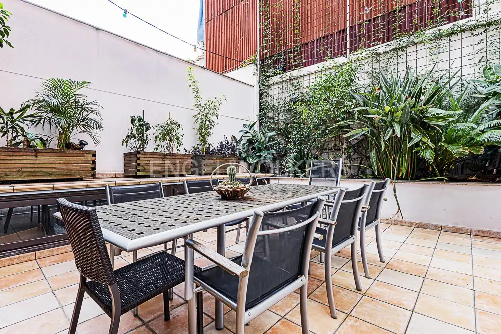 Terrassa de Casa adosada en venda en Barcelona amb Aire condicionat, Calefacció i Jardí privat