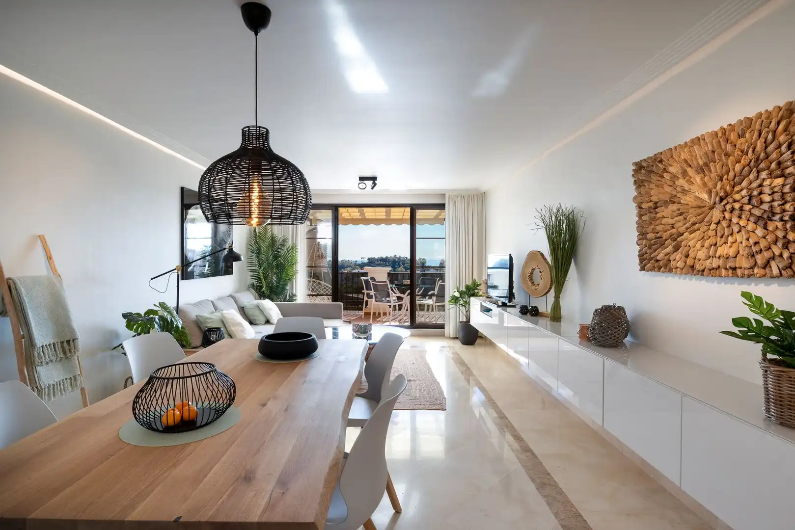 Wohnzimmer von Maisonette zur Miete in Benahavís mit Klimaanlage, Heizung und Privatgarten