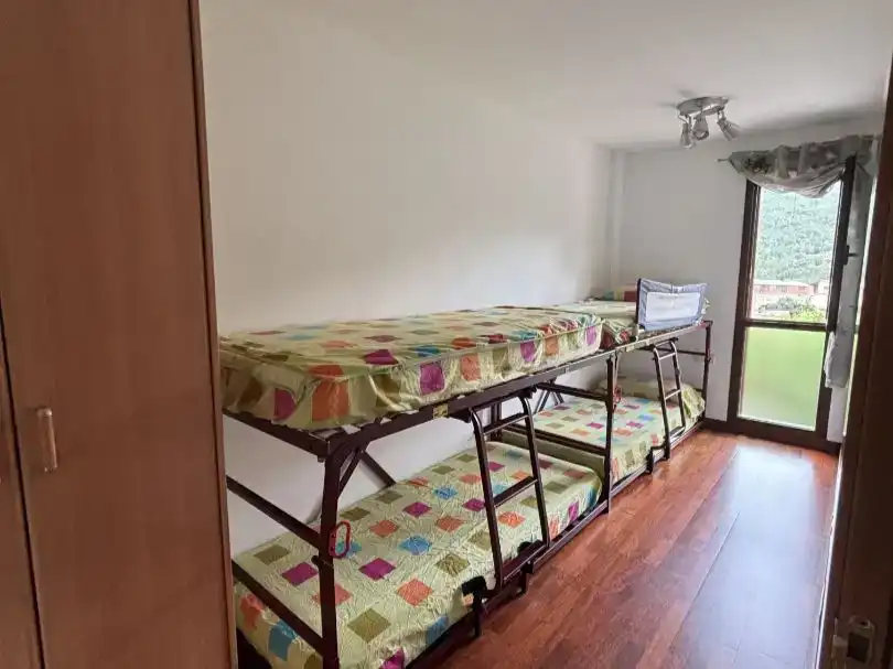 Dormitori de Pis en venda en Organyà amb Parquet i Moblat