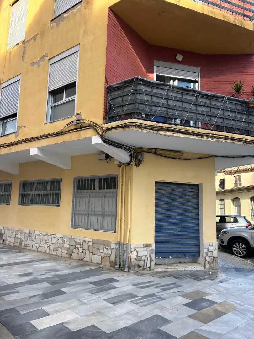 Gewerbefläche zum Verkauf in Carrer de la Mare de Déu 65