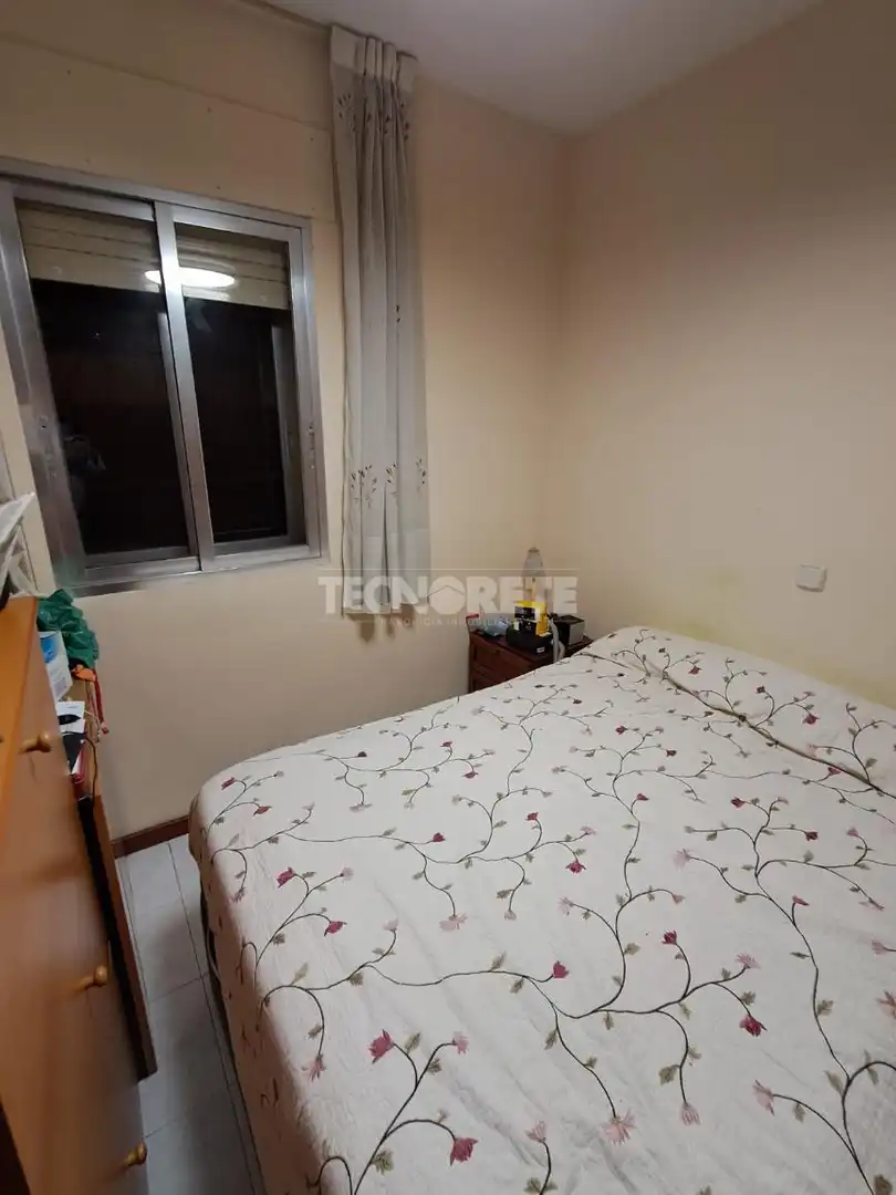 Dormitori de Pis en venda en Madrid amb Aire condicionat i Balcó