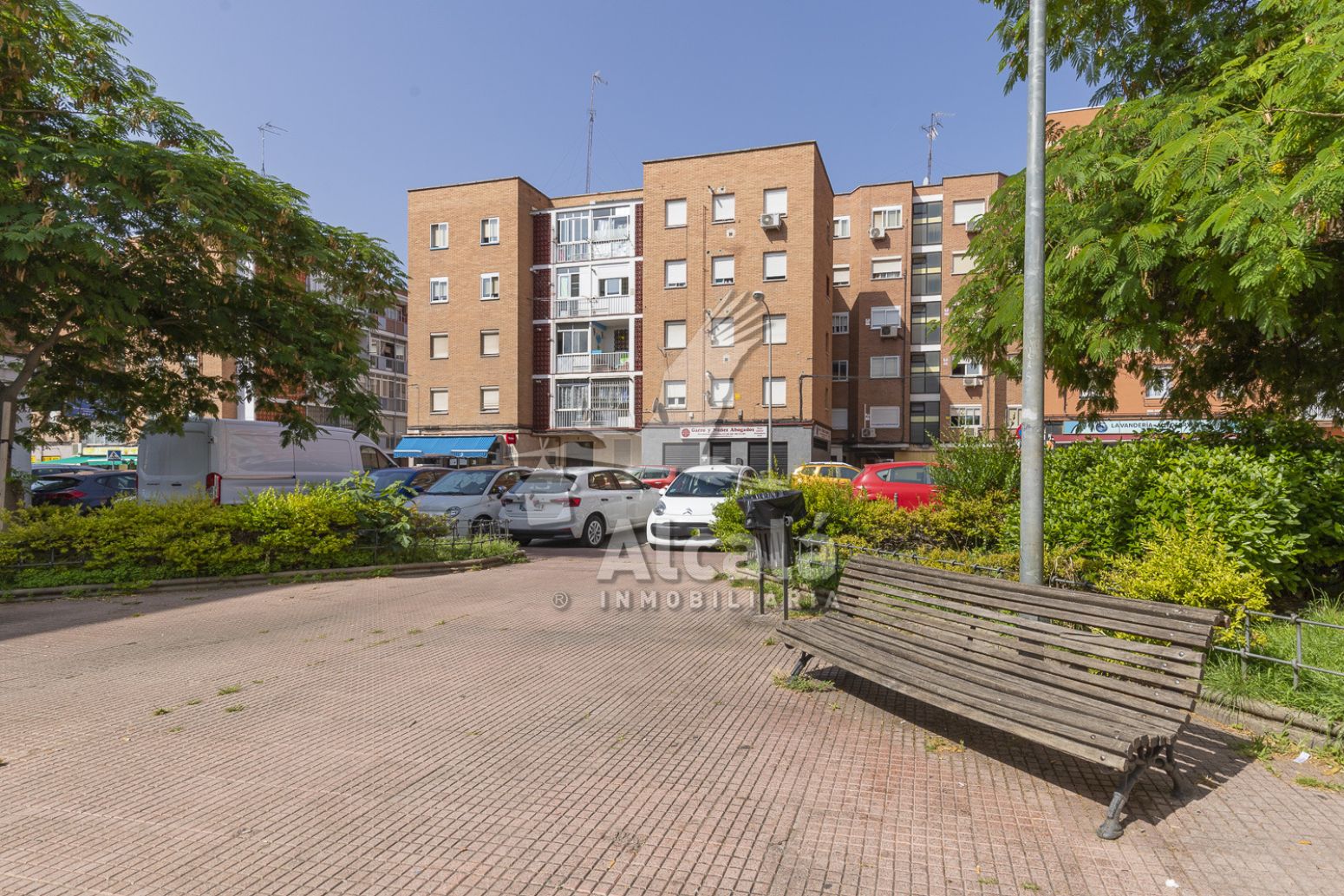 Vista exterior de Pis en venda en Alcalá de Henares amb Calefacció