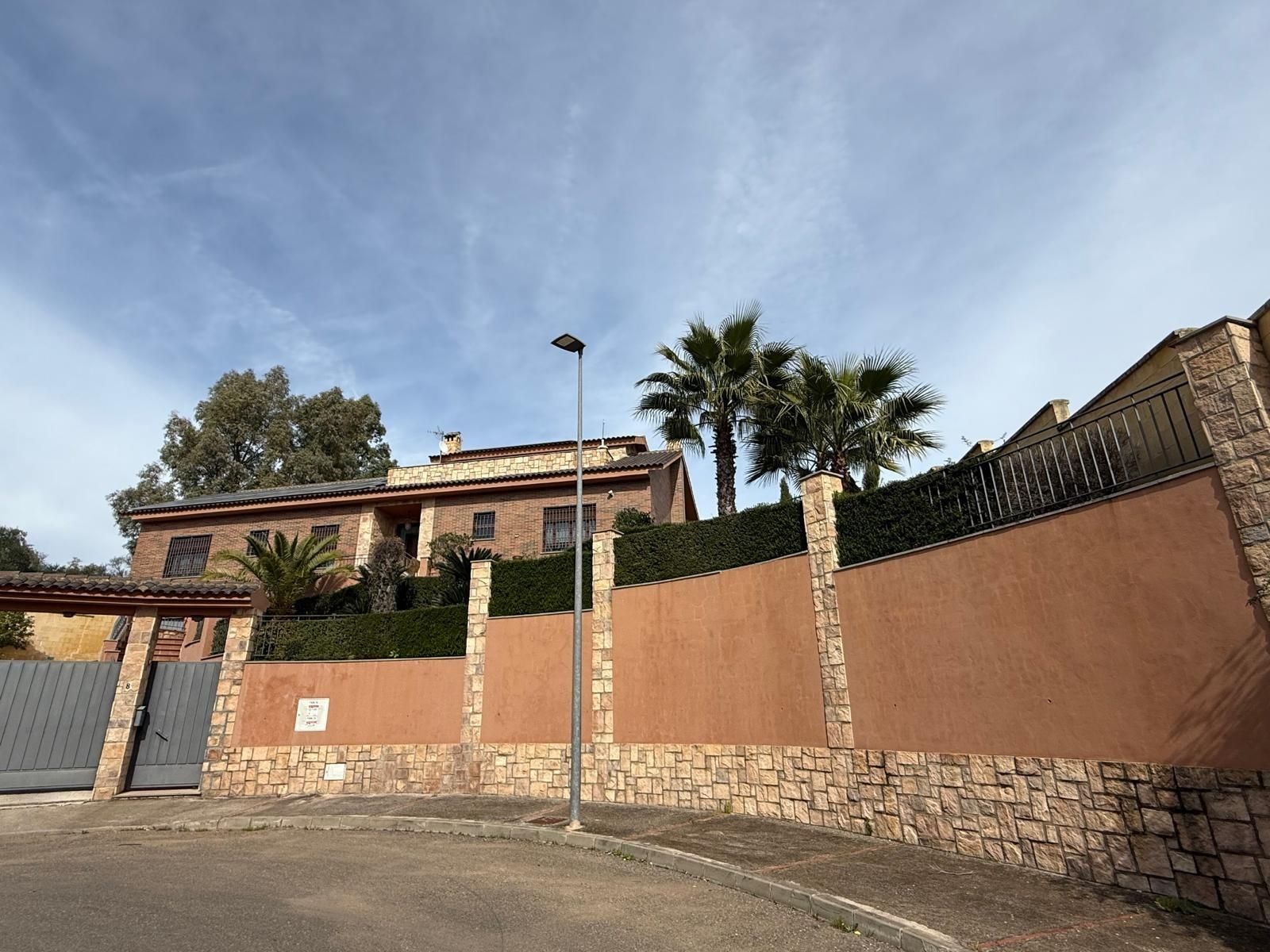 Exterior view of House or chalet for sale in  Córdoba Capital  with Air Conditioner, Heating and Private garden