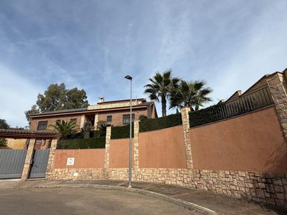 Exterior view of House or chalet for sale in  Córdoba Capital  with Air Conditioner, Heating and Private garden