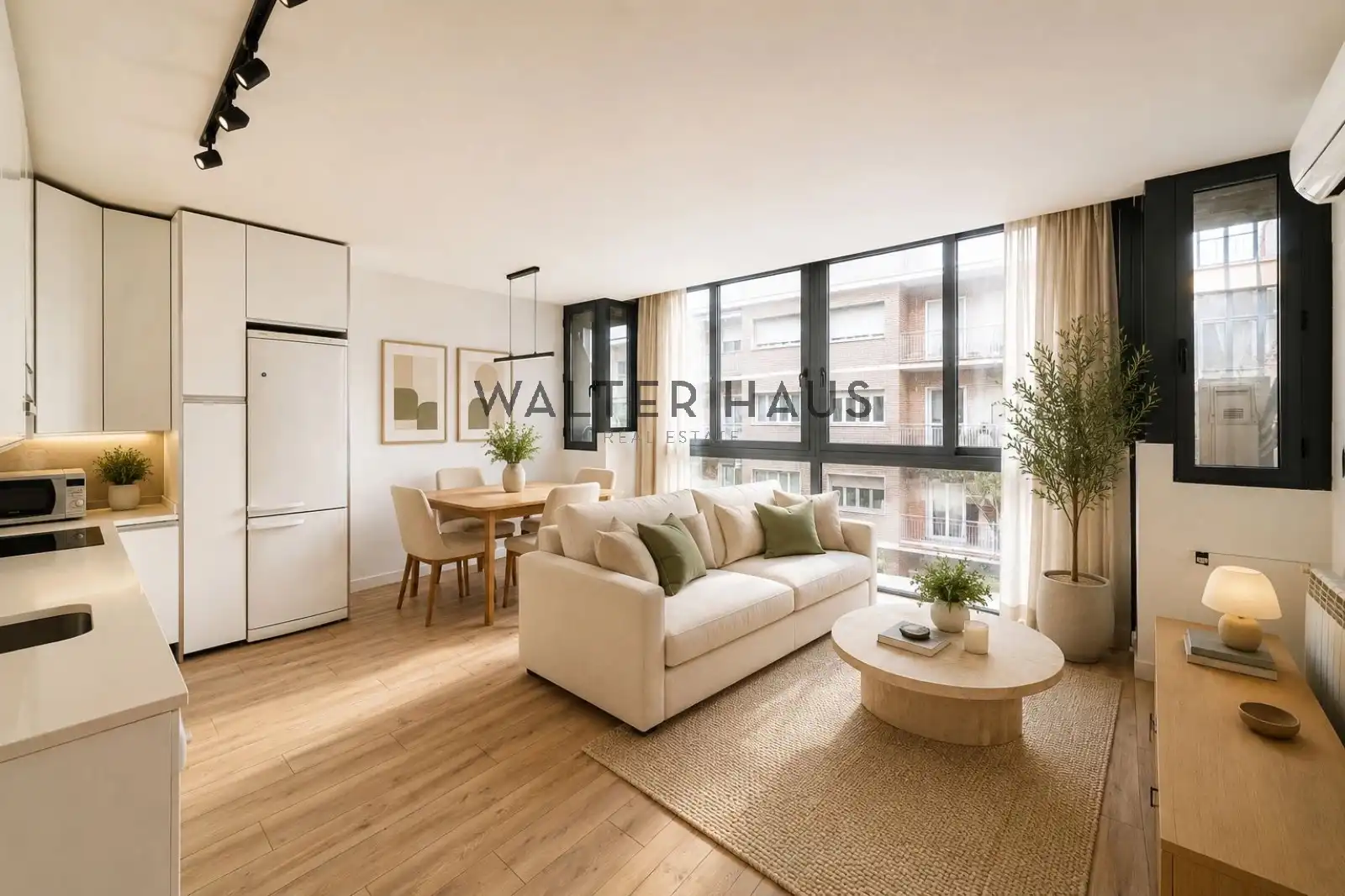 Flat with lift for sale in Calle de Hermosilla