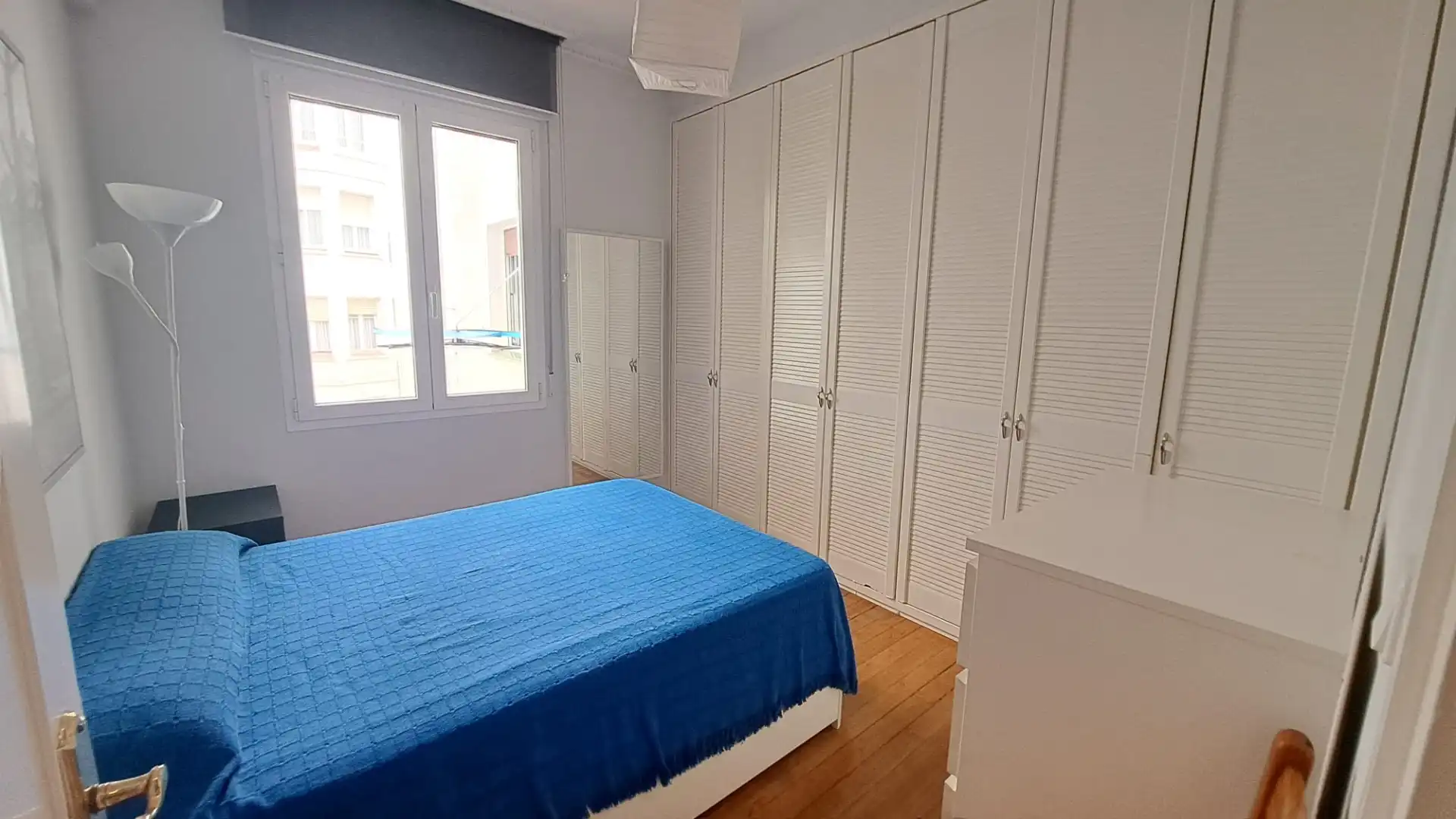 Schlafzimmer von Wohnung zum Verkauf in Bilbao  mit Klimaanlage, Heizung und Ofen