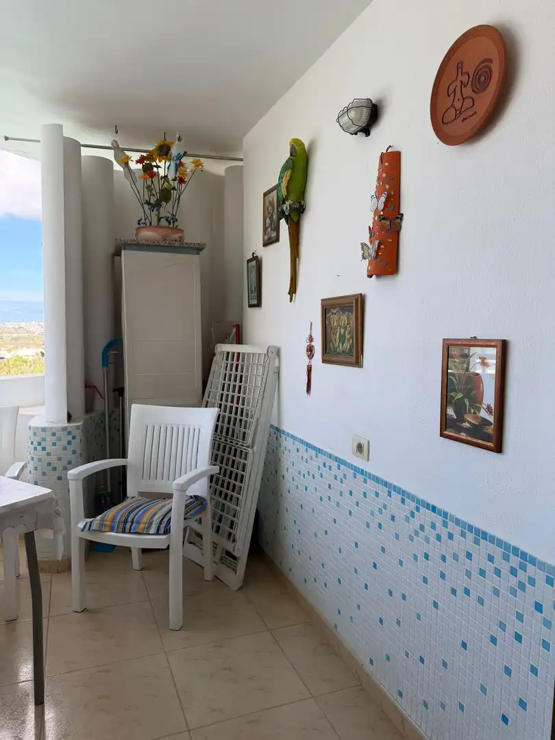Apartamento en venta en San Bartolomé de Tirajana con Amueblado y Piscina comunitaria