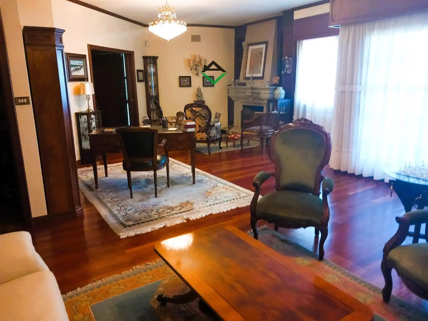 Sala d'estar de Casa o xalet en venda en Cangas  amb Calefacció, Terrassa i Traster