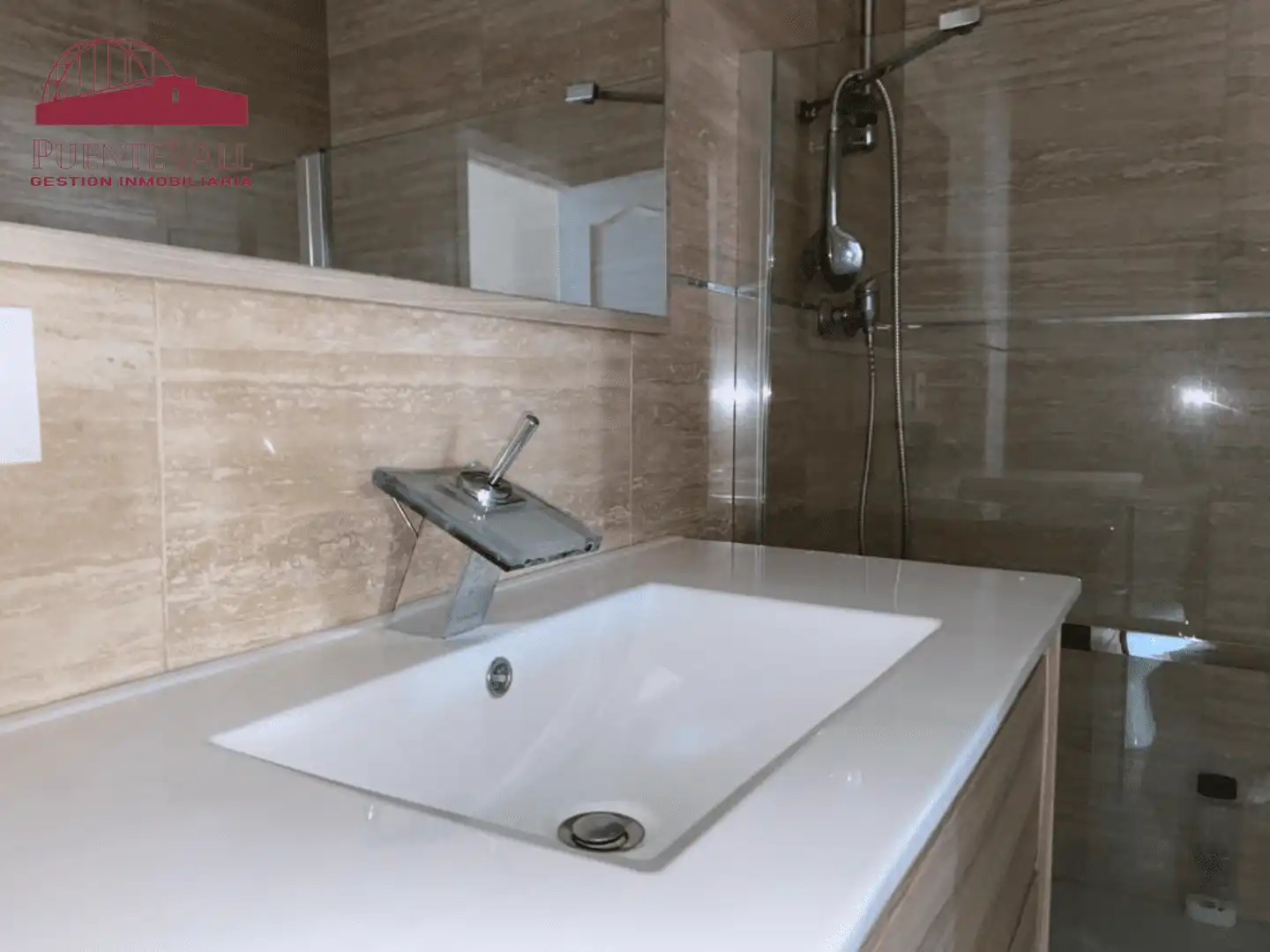 Bathroom of Flat for rent in Valladolid  with Air Conditioner, Heating and Furnished