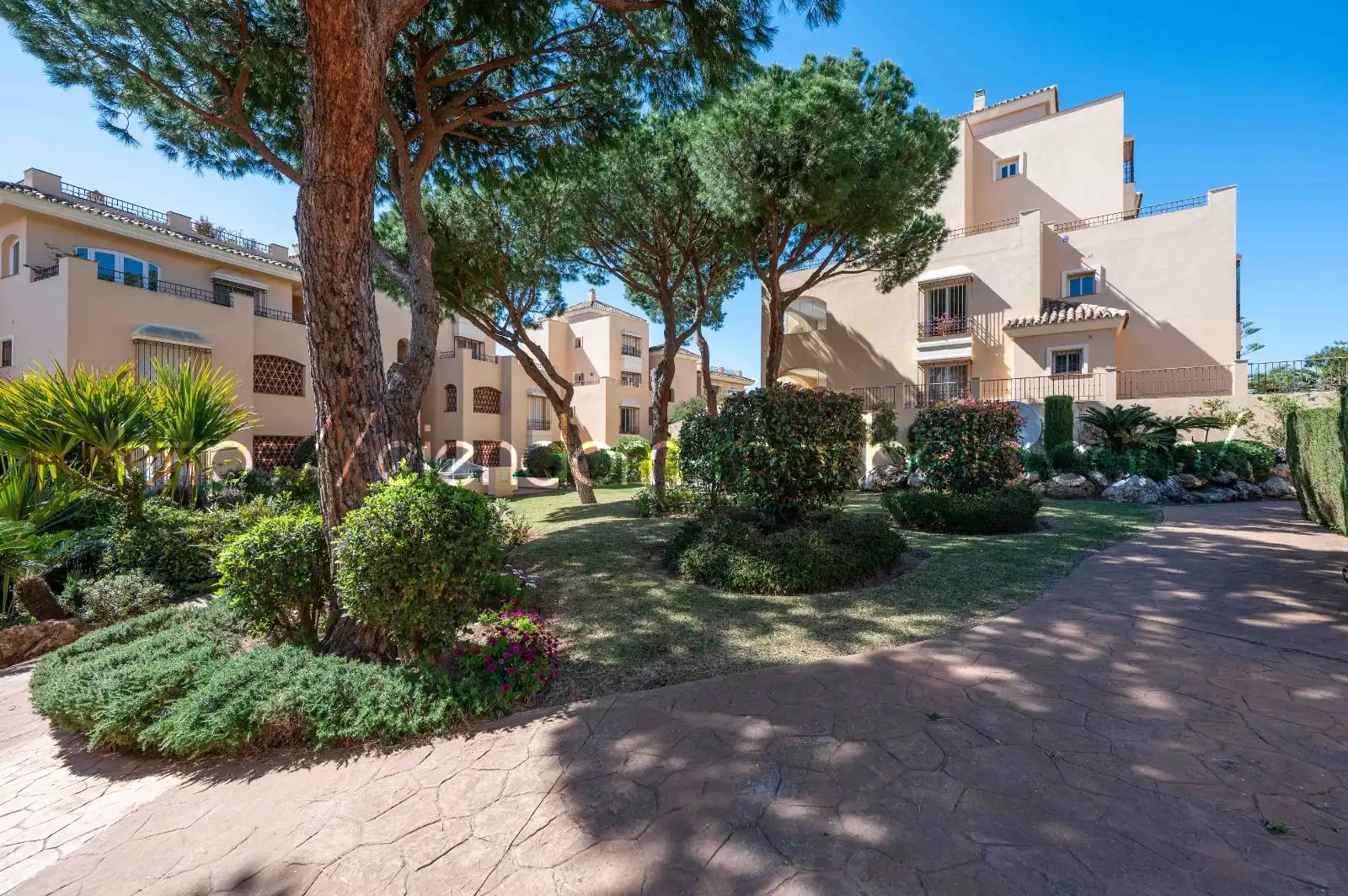 Vista exterior de Apartamento en venta en Marbella con Aire acondicionado, Terraza y Amueblado