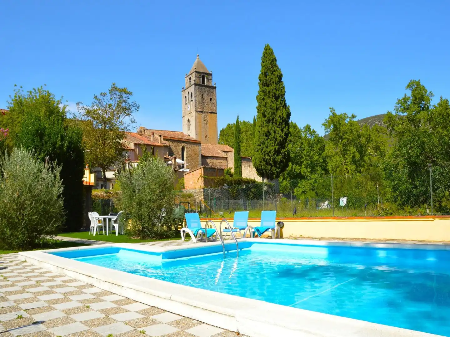 Piscina de Casa adosada en venda en Sant Llorenç de la Muga amb Jardí privat, Terrassa i Traster