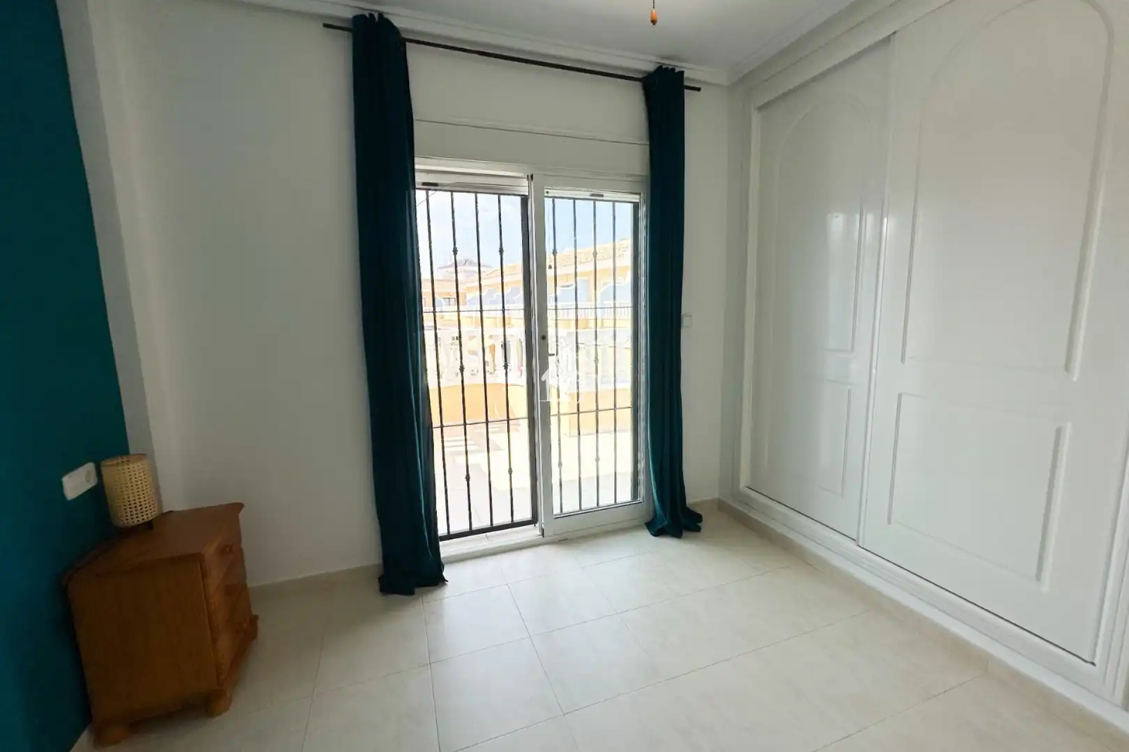 Habitación de Apartamento de alquiler en Rojales con Aire acondicionado, Terraza y Piscina