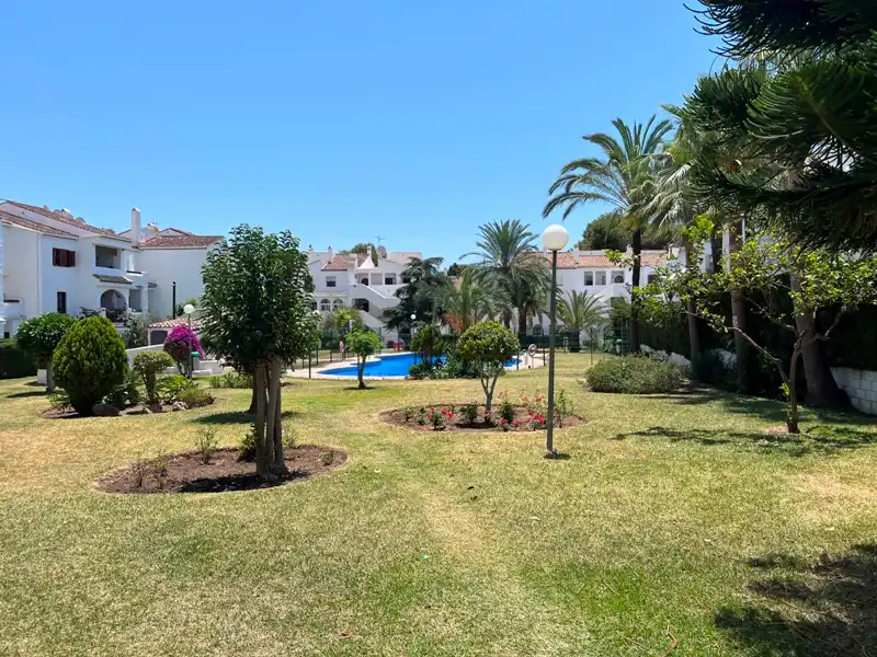 Pis en venda a Calle de Ojen, 3, Paraiso - Barronal