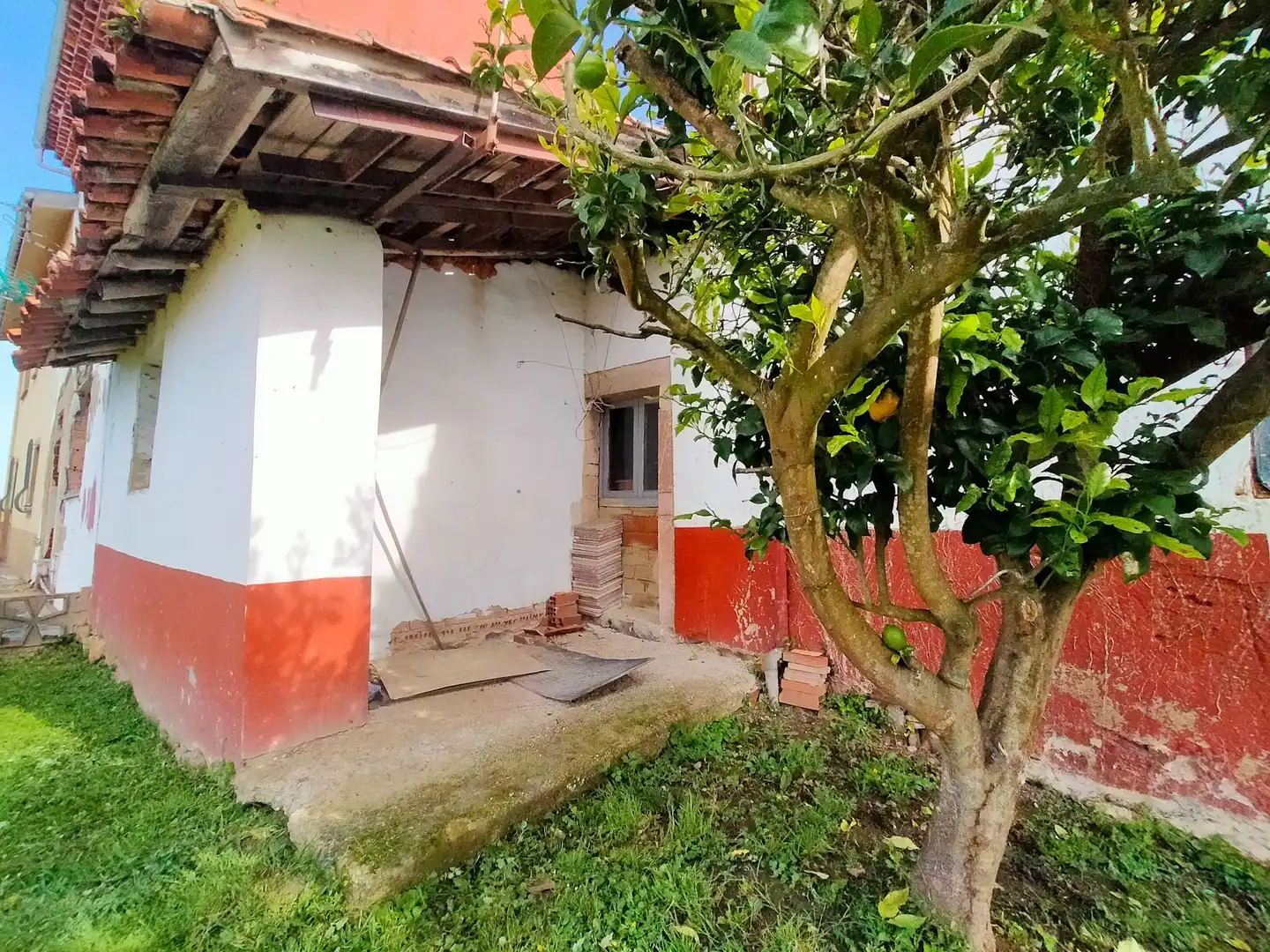Finca rústica en venta en Soto del Barco con Jardín privado, Terraza y Trastero