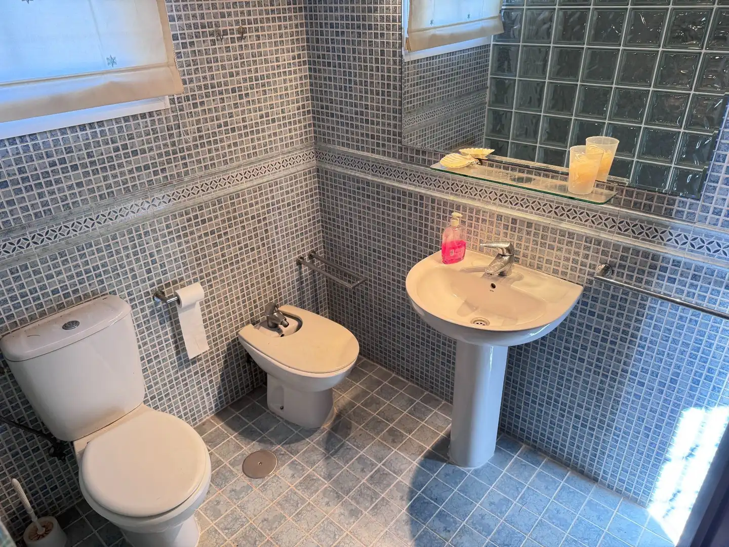 Bathroom of Houses for sale in Roquetas de Mar  with Air Conditioner, Storage room and Swimming Pool