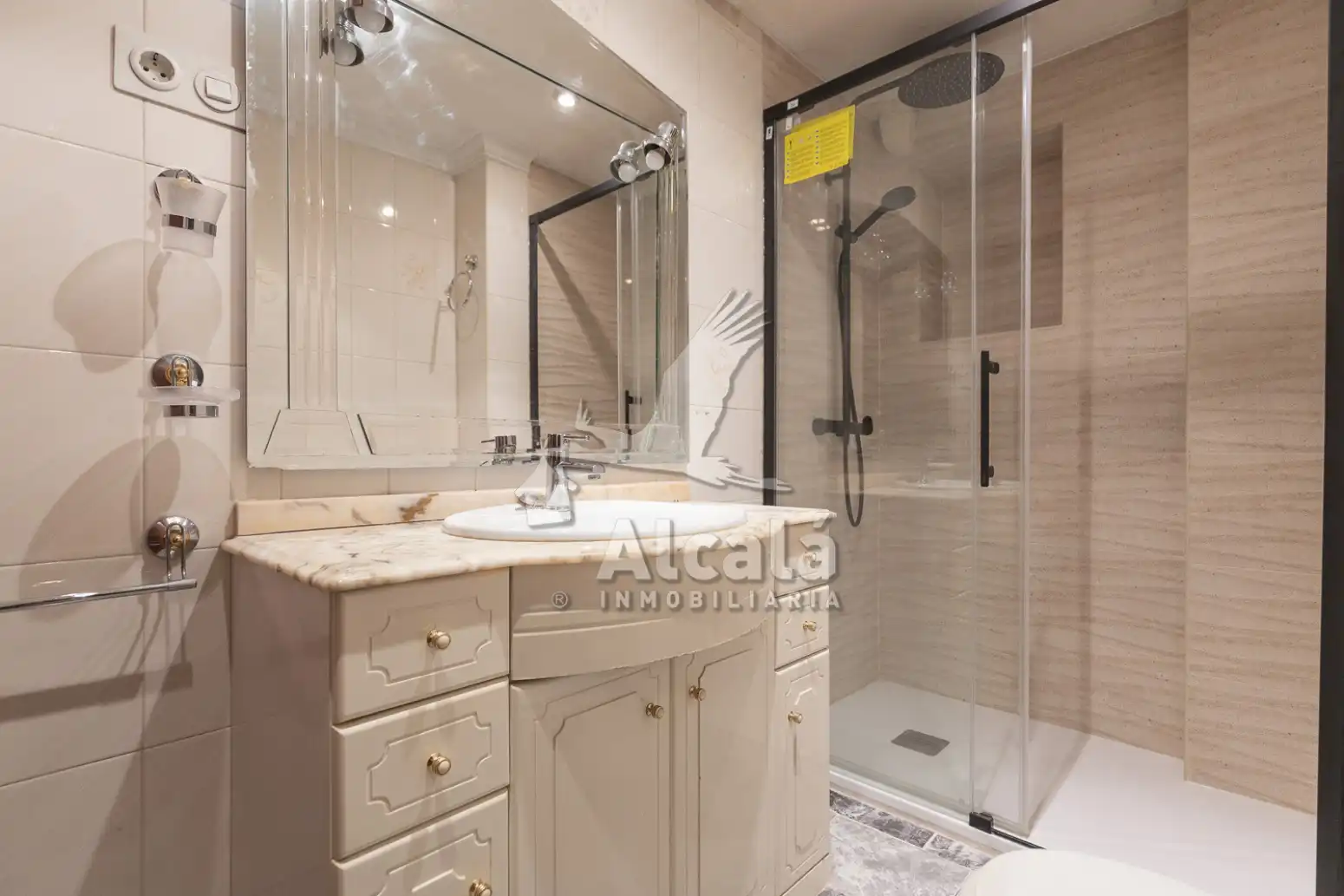 Badezimmer von Wohnung zum Verkauf in Alcalá de Henares mit Heizung und Terrasse