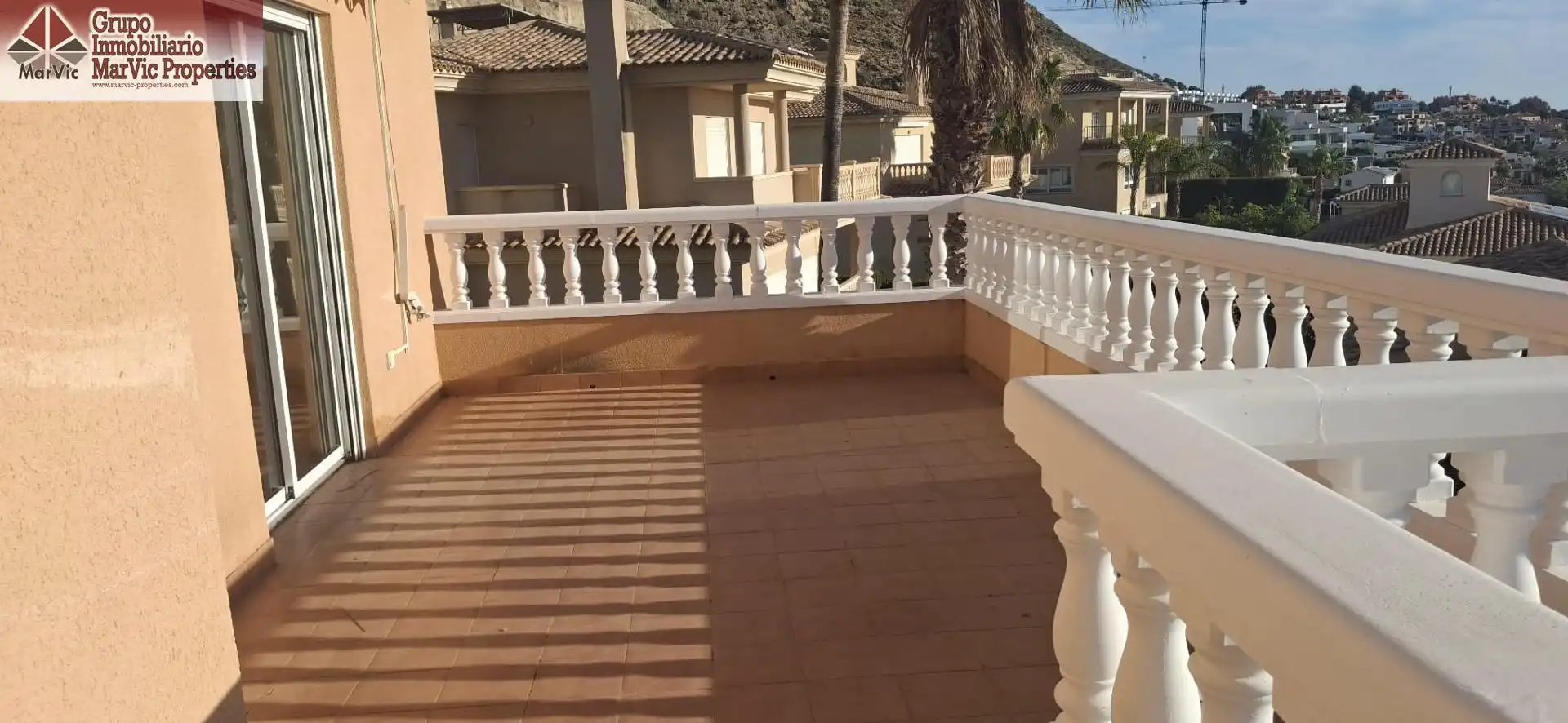 Chalet con terraza en venta en Golf Bahía, imagen 3